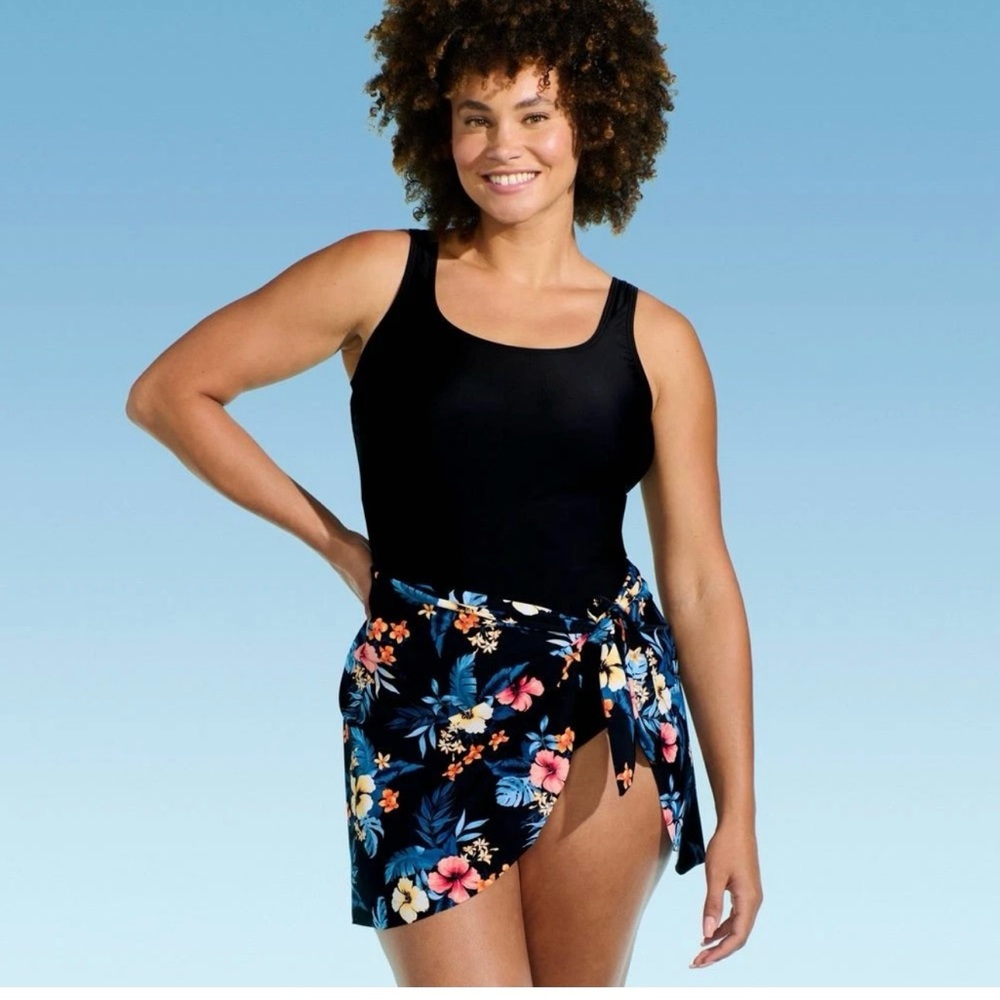 New Womens Lands’ End One Piece Swimsuit with Faux Pareo~ Large 14/16